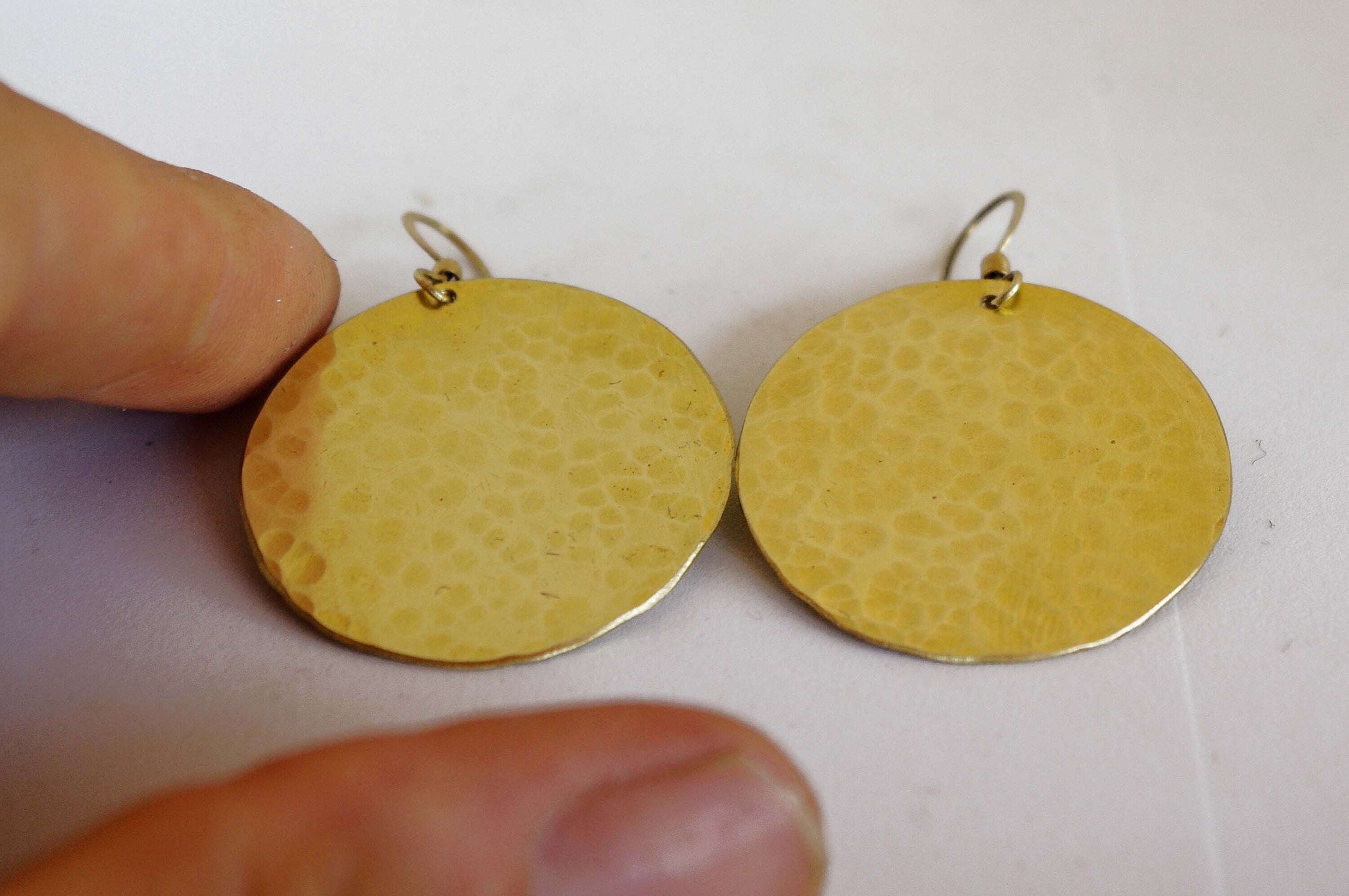 Runde, vergoldete Ohrringe, Messingohrringe, goldene Scheibenohrringe, große Goldohrringe