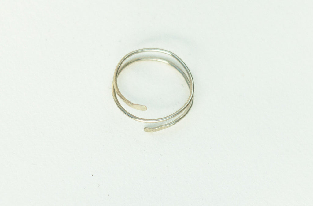 Zarter silberner Spiralring