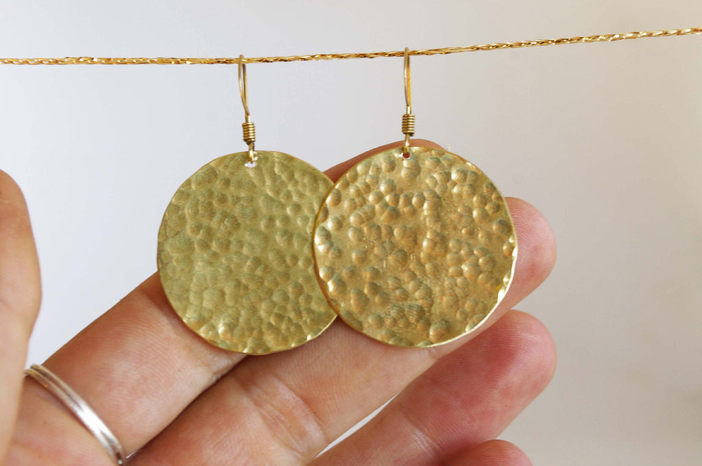 Runde, vergoldete Ohrringe, Messingohrringe, goldene Scheibenohrringe, große Goldohrringe