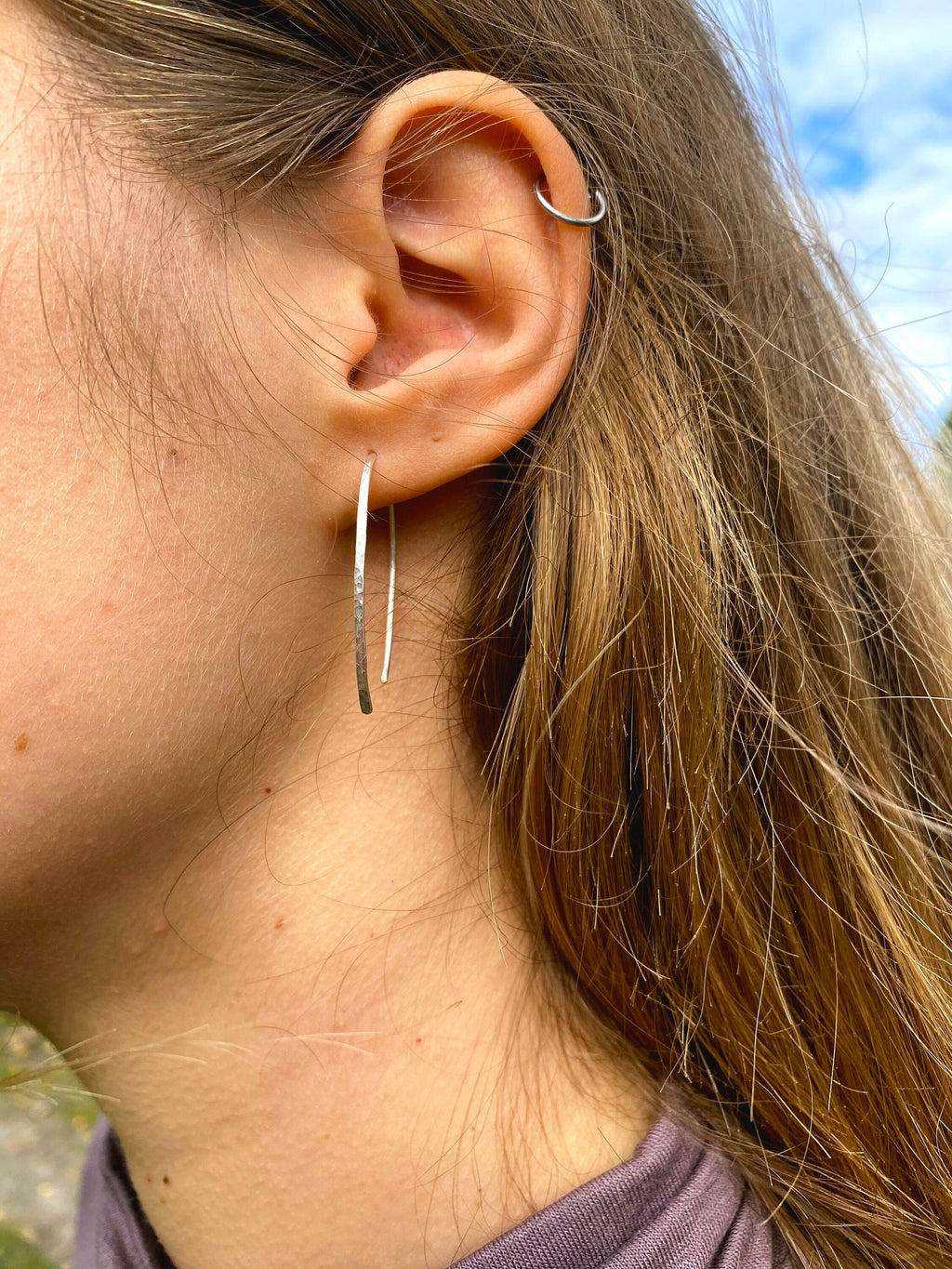 Zarte silberne Creolen, minimalistische Ohrringe aus 925er Silber, feine Silberohrringe