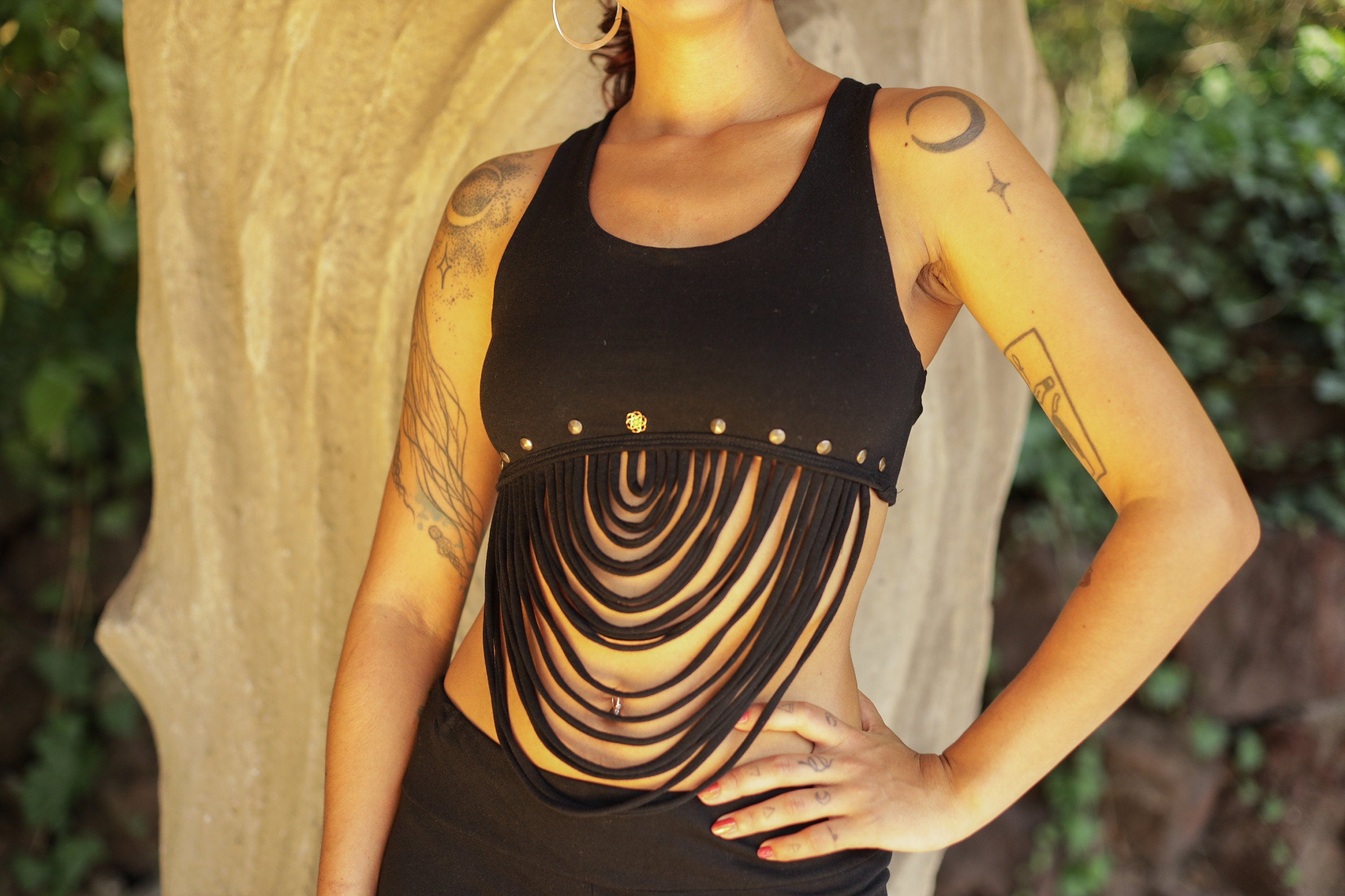 SCHWARZES CROP-TOP