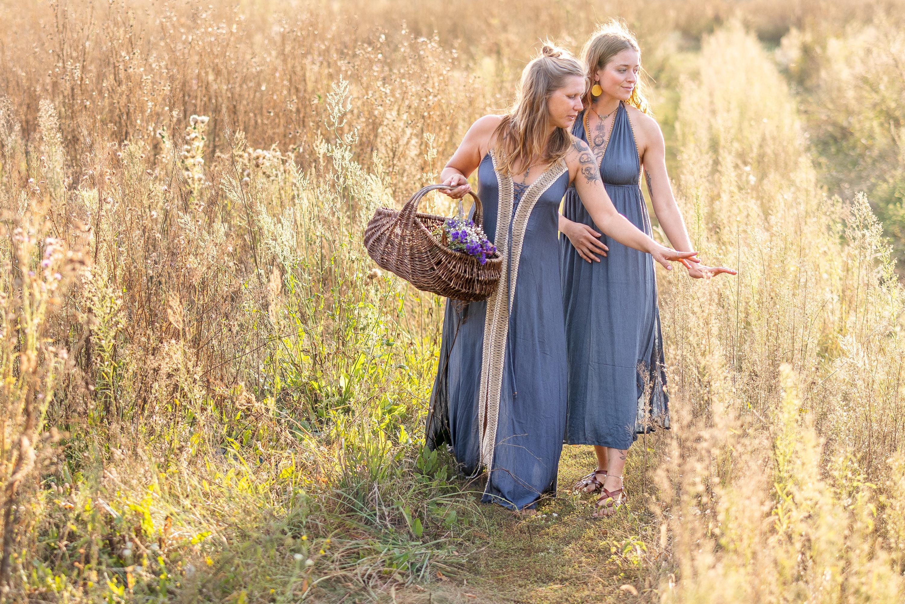 Bodenlanges schwarzes Boho-Kleid