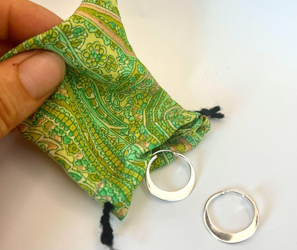 Kleine, versilberte Creolen, Boho-Creolen